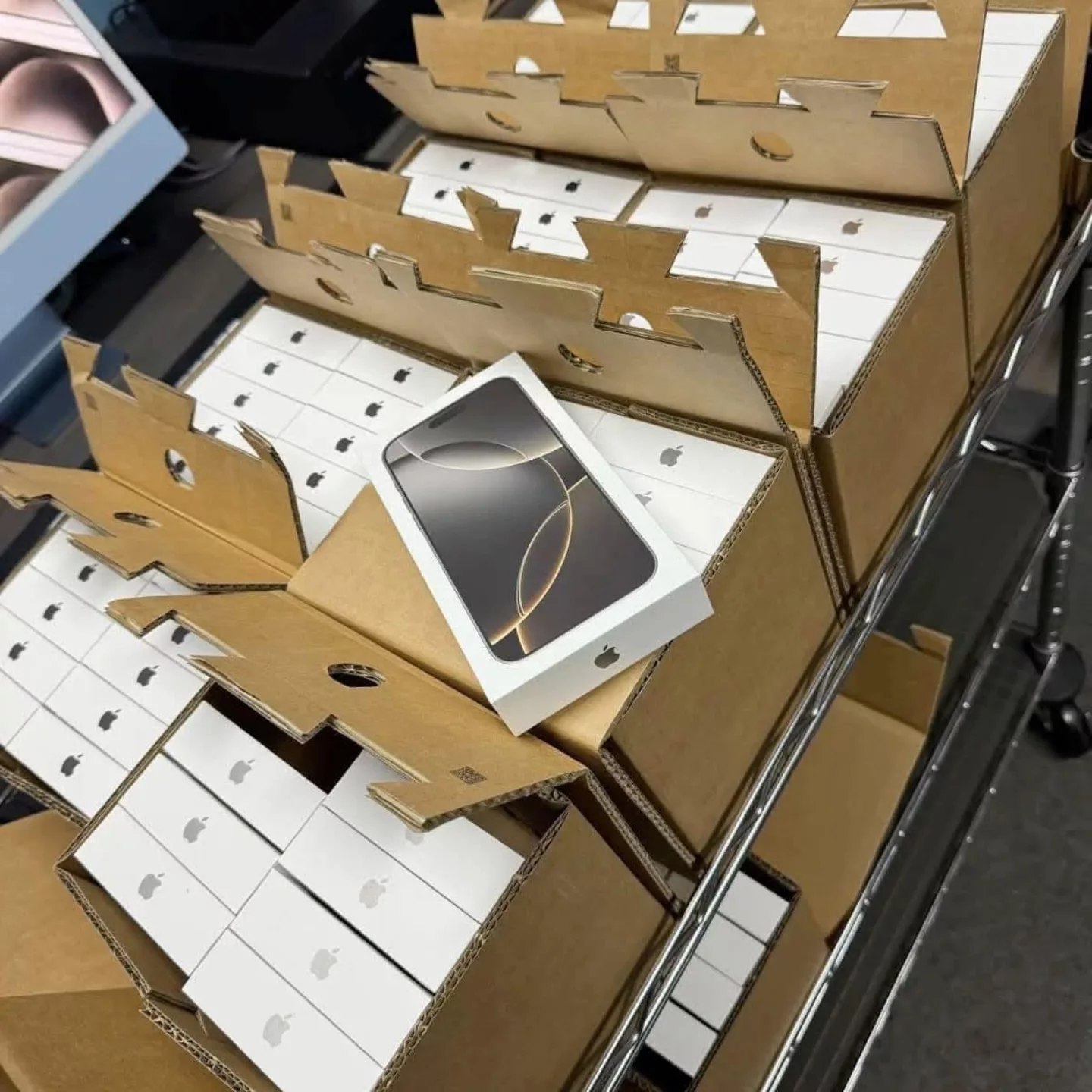 Where can I buy pallets of iPhone 14 Pro Max