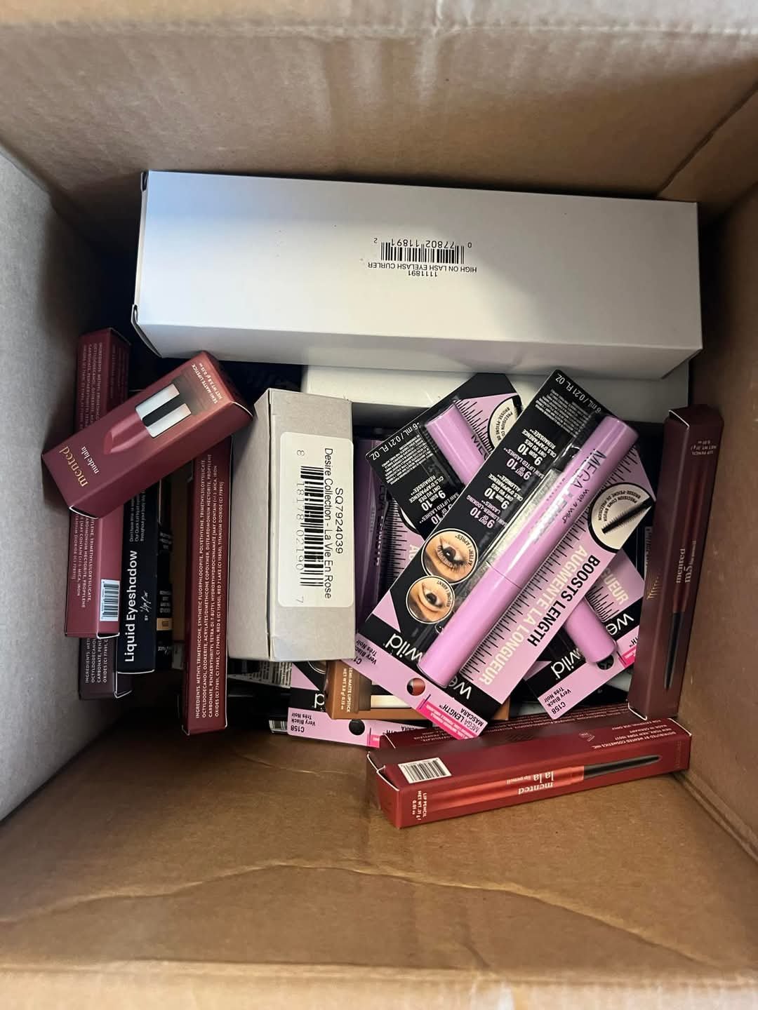 Makeup Mystery Box Pallets - Image 4